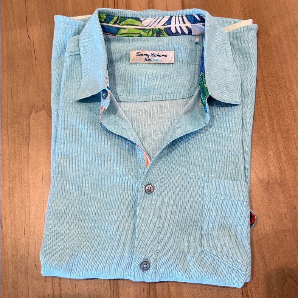 Tommy Bahama Light Blue Short-Sleeve Button-Front Shirt with Tropical Trim